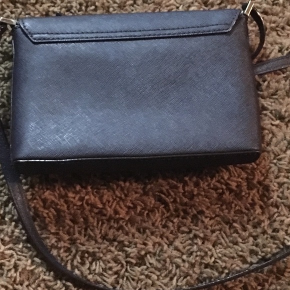 SOLD Authentic Kate Spade Crossbody turn lock purse - Picture 7 of 8